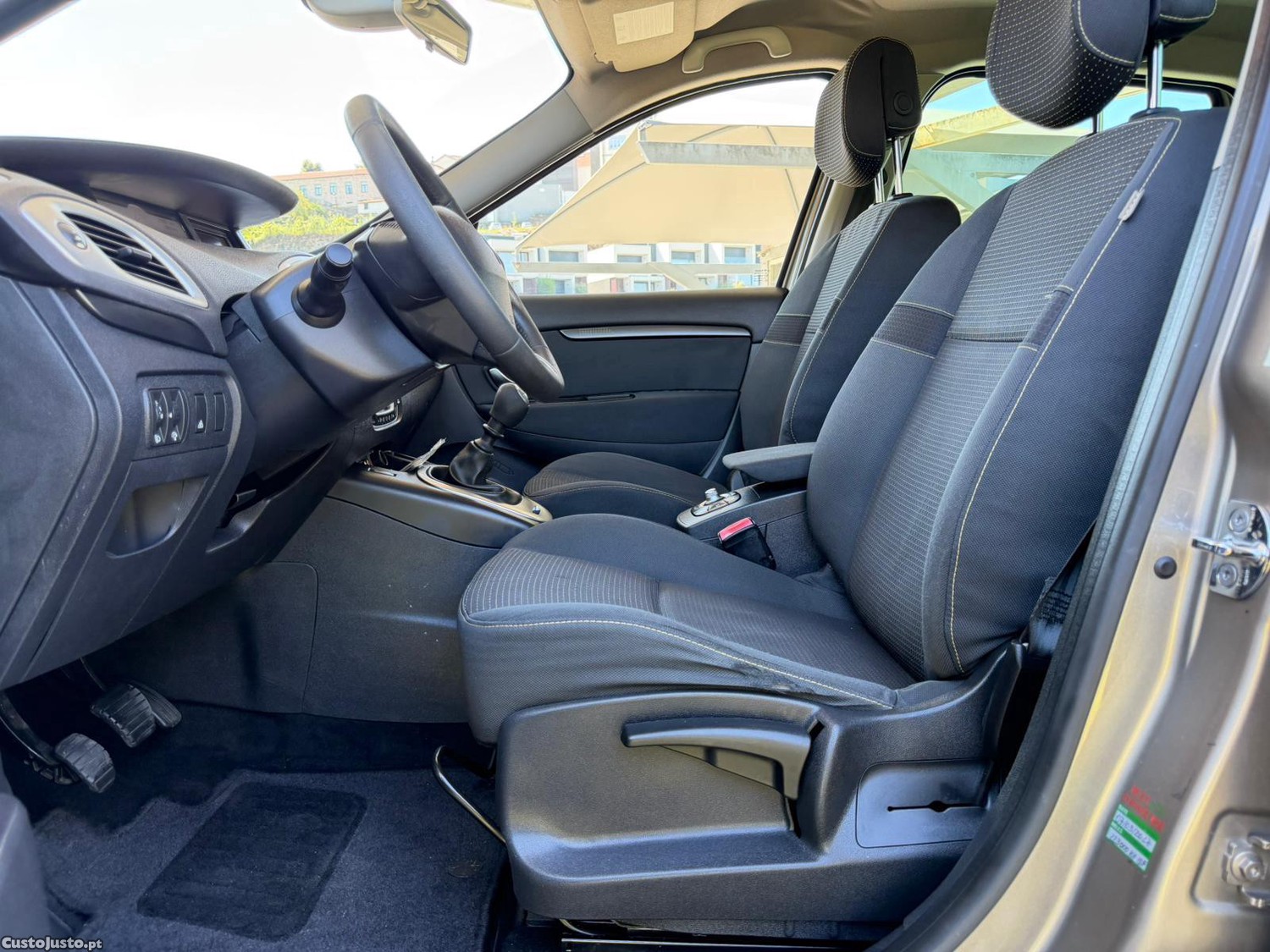 Renault Scénic 1.5 dCi Dynamique S - 10 foto 3