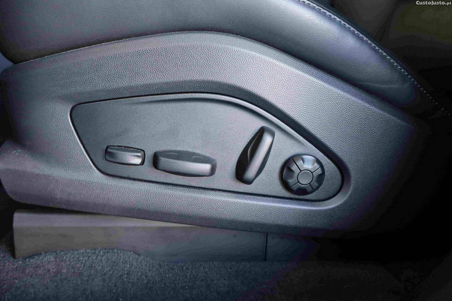 Porsche Macan Electric 4 — fotografia 10