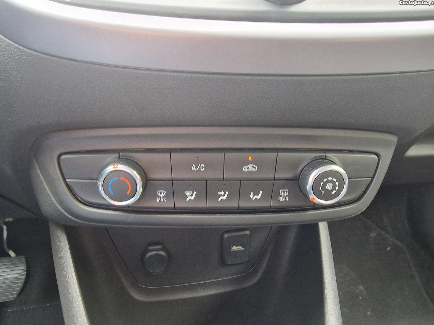 Opel Crossland 1.2 T ELEGANCE 110CV — fotografia 12