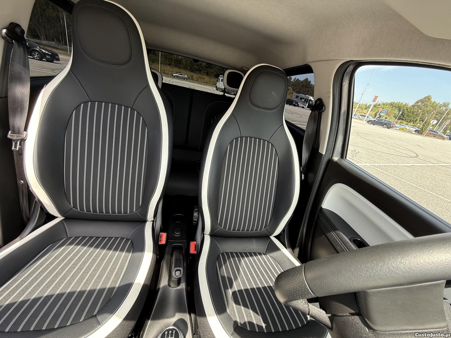 Renault Twingo 1.0 SCELUXE — fotografia 4