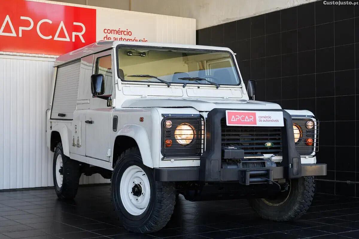 Land Rover Defender 110 2.5 Td5 E — fotografia 31