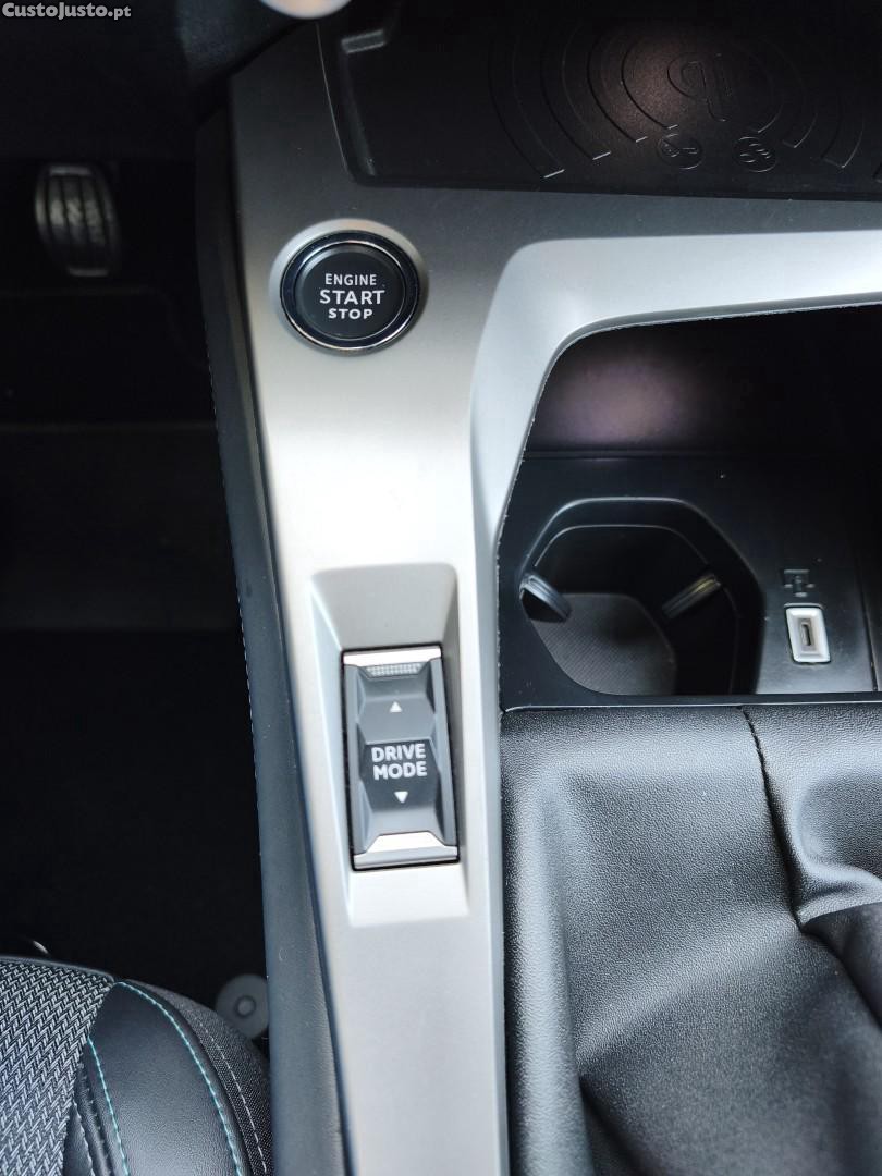 Peugeot 308 PureTech 130 Allure — fotografia 15