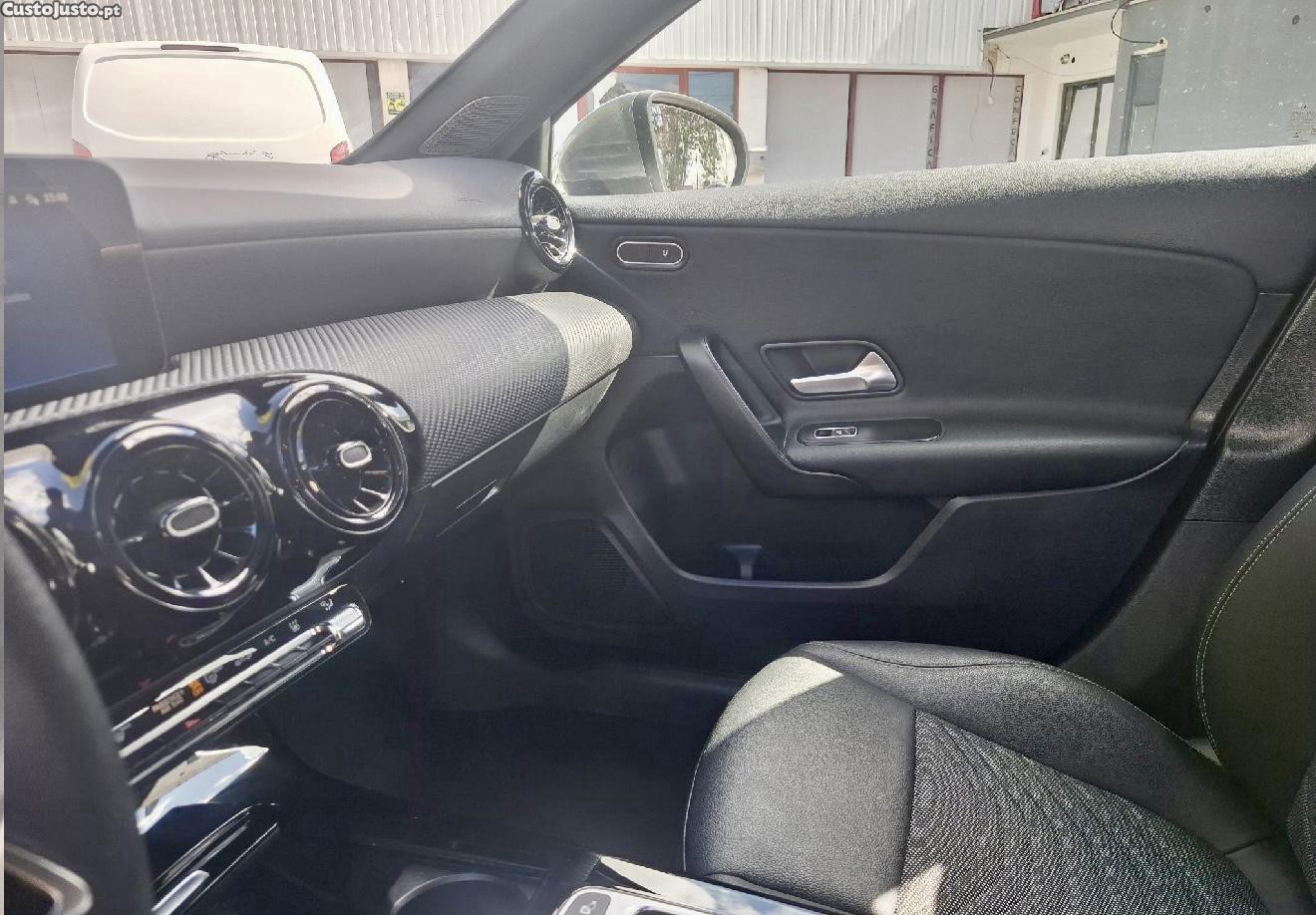 Mercedes-Benz A 250 e de 2025 — fotografia 4