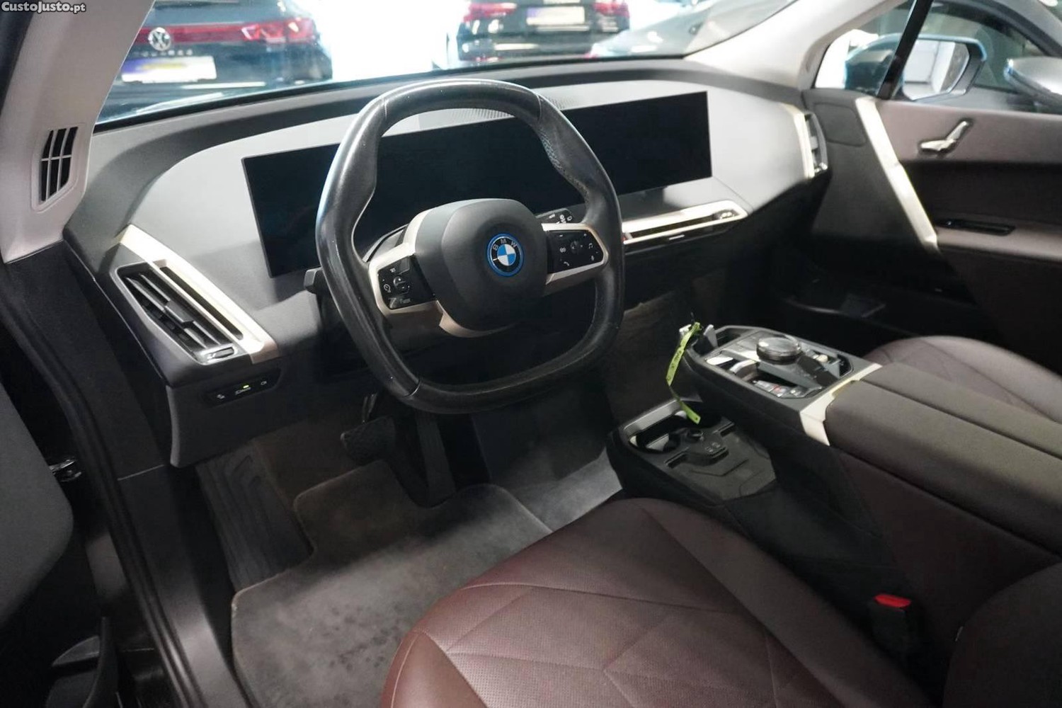 BMW iX xDrive 40 - 22 — photo 4