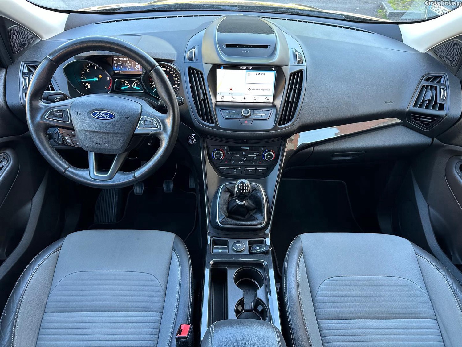 Ford Kuga 2.0 tdci de 150 CV tração integral — fotografia 6