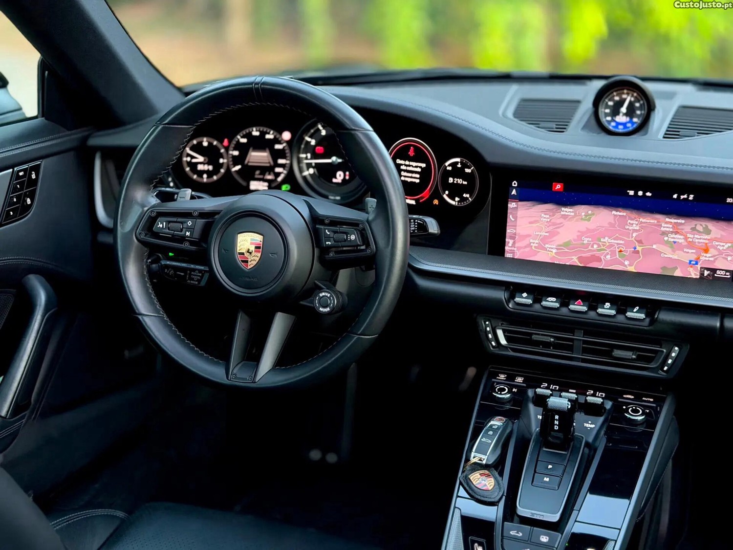 Porsche 911 Carrera 4 PDK — fotografia 4