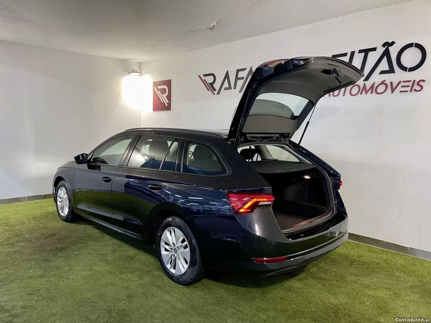 Skoda Octavia 2.0 tdi ambition dsg — fotografia 3
