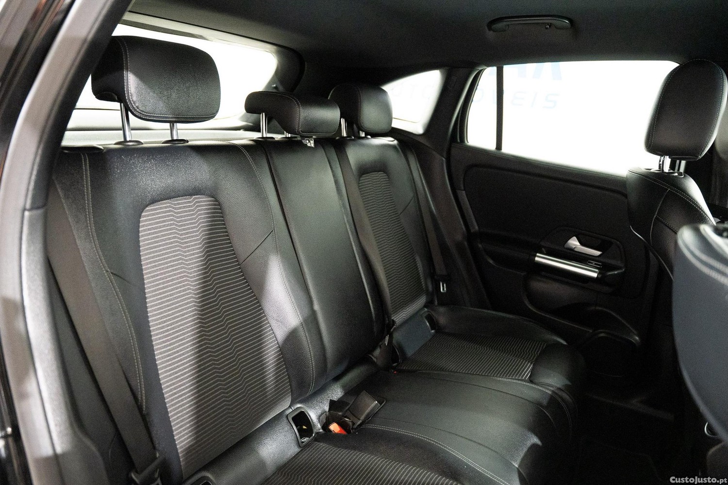 Mercedes-Benz GLA 250 e Progressive — fotografia 2