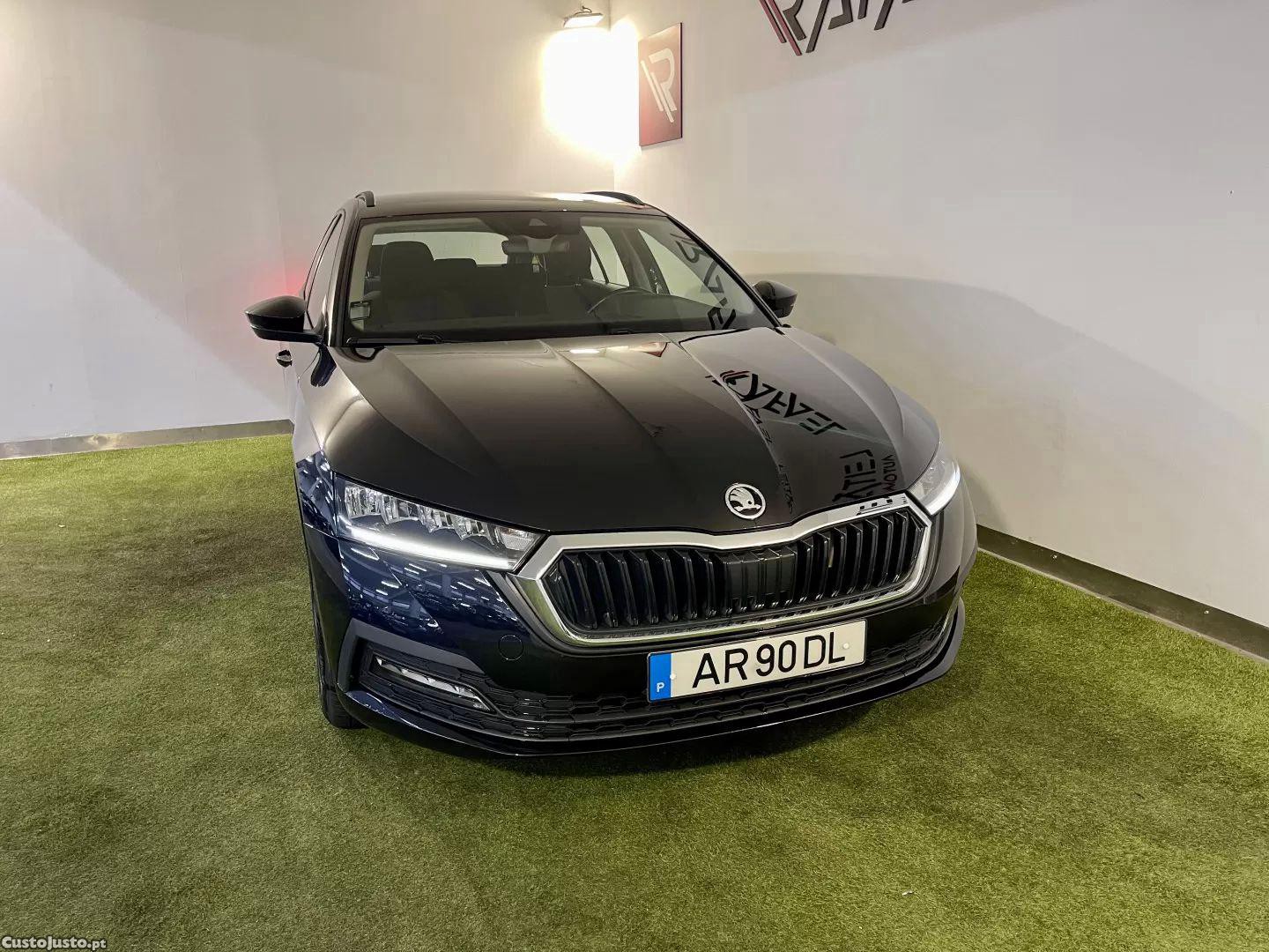Skoda Octavia 2.0 tdi ambition dsg — fotografia 31
