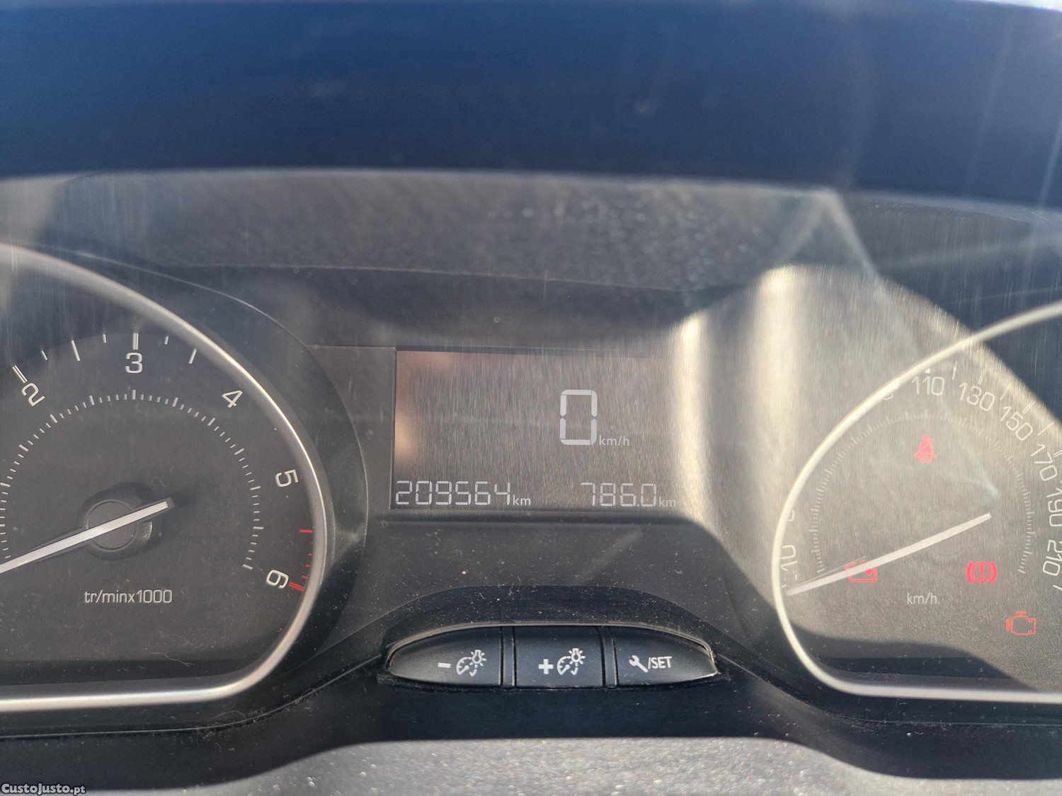 Peugeot 208 Blue hdi — fotografia 7