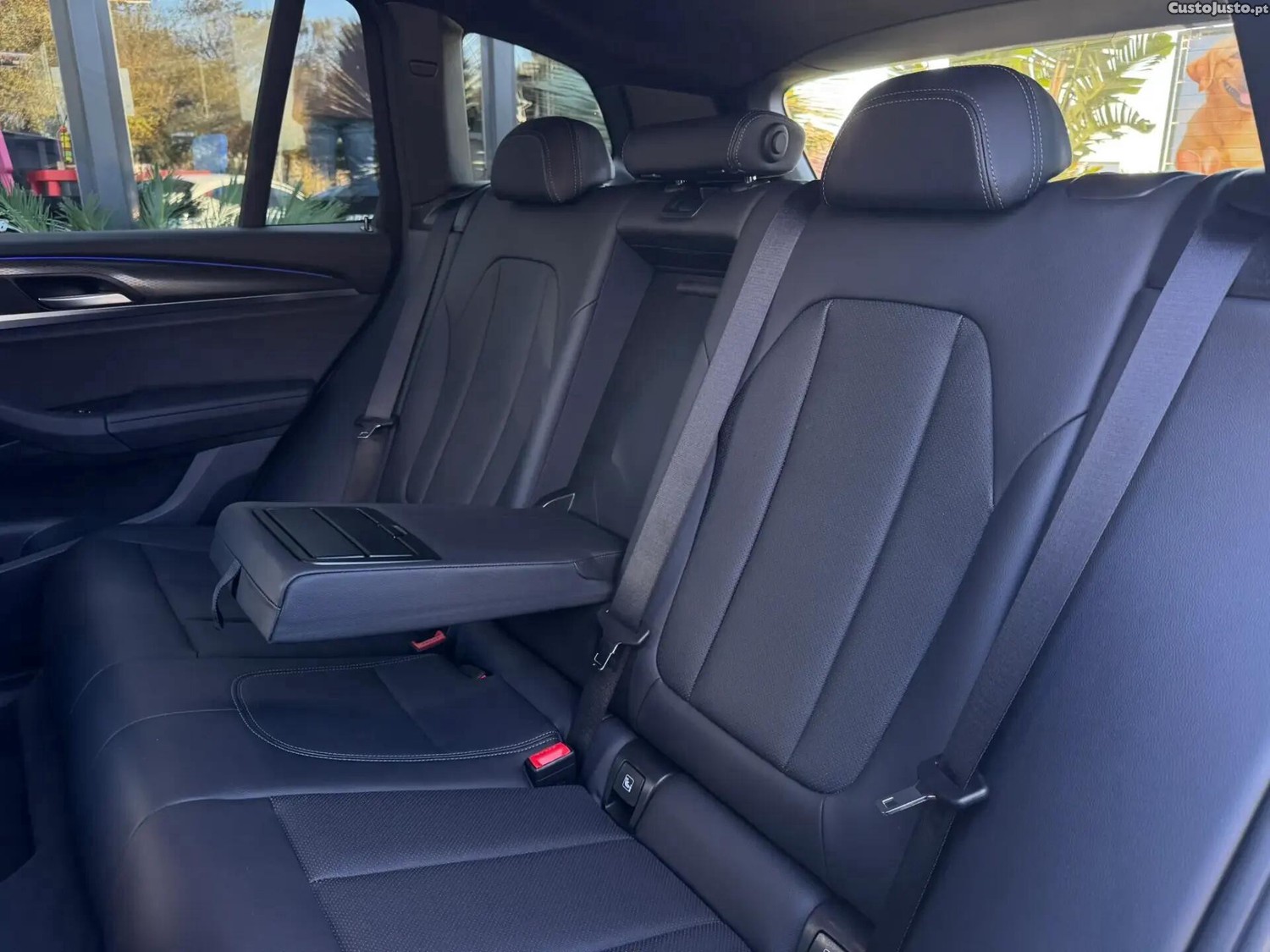BMW X3 18 d sDrive Pack M Auto — fotografia 14