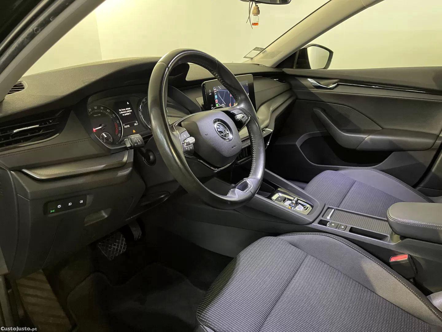 Skoda Octavia 2.0 tdi ambition dsg — fotografia 32
