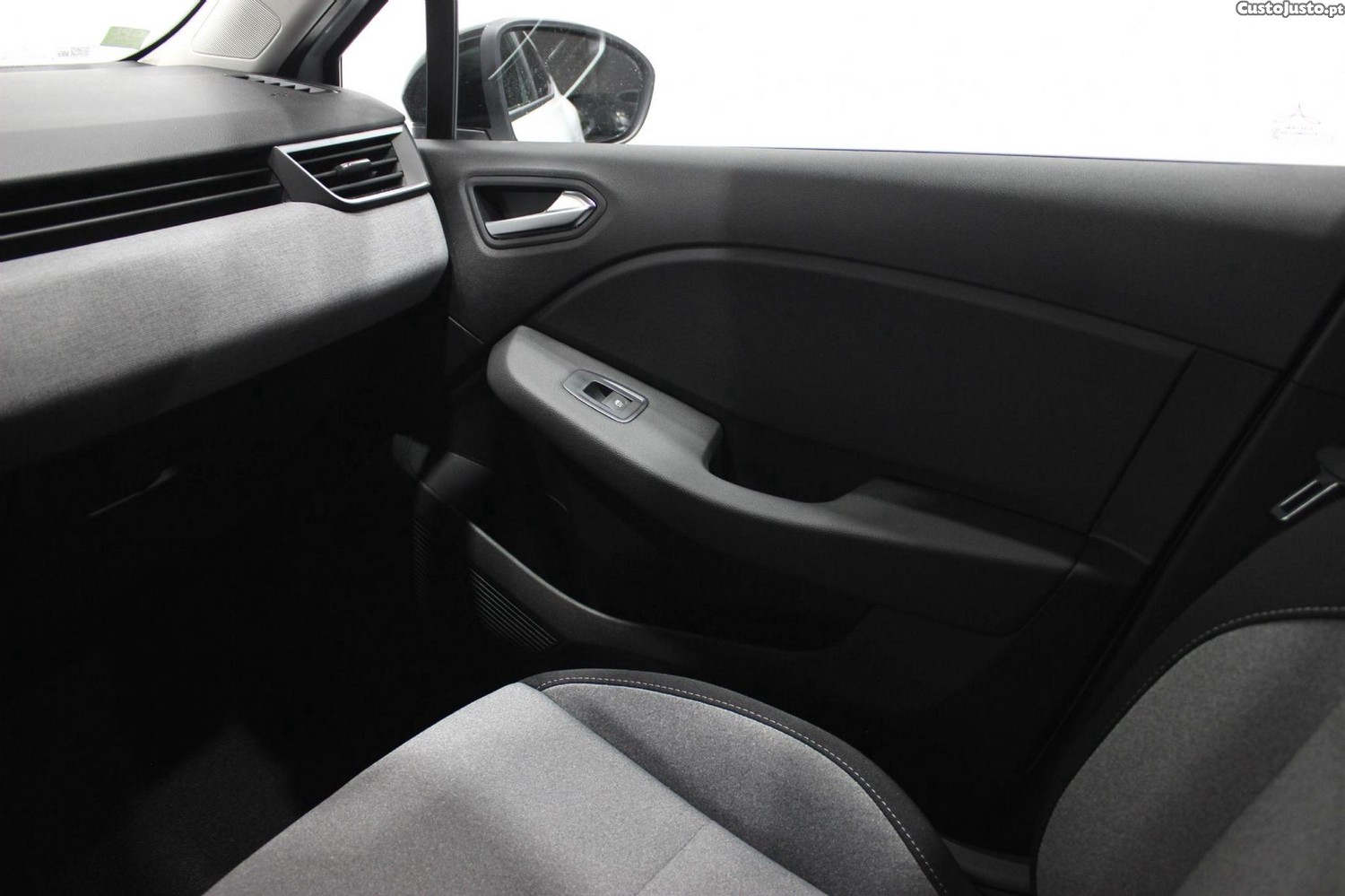 Renault Clio 1.0 TCe Evolution Bi-Fuel — fotografia 5