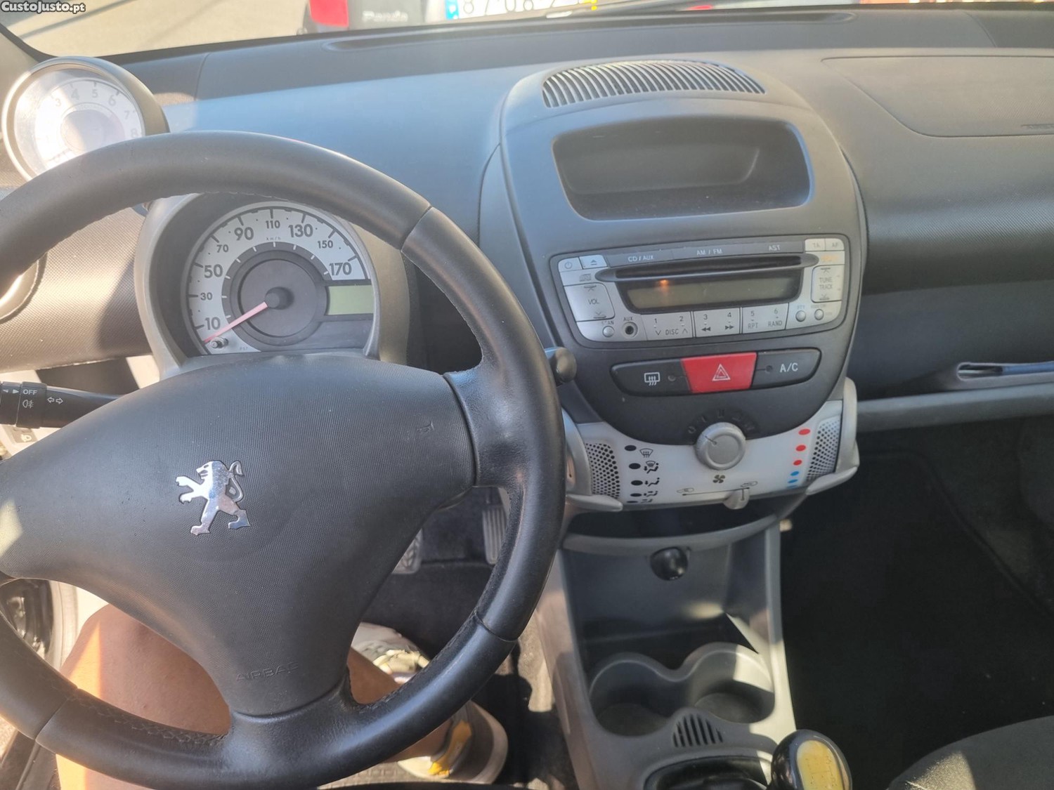 Peugeot 107 1.0 - 10 foto 5