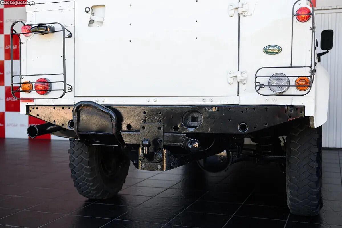 Land Rover Defender 110 2.5 Td5 E — fotografia 9