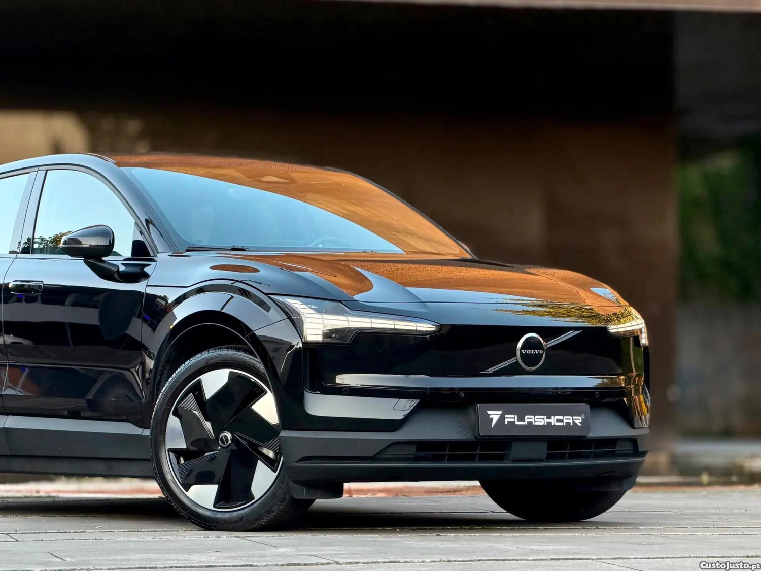 Volvo EX 30 Twin Motor Performance AWD Plus — fotografia 6