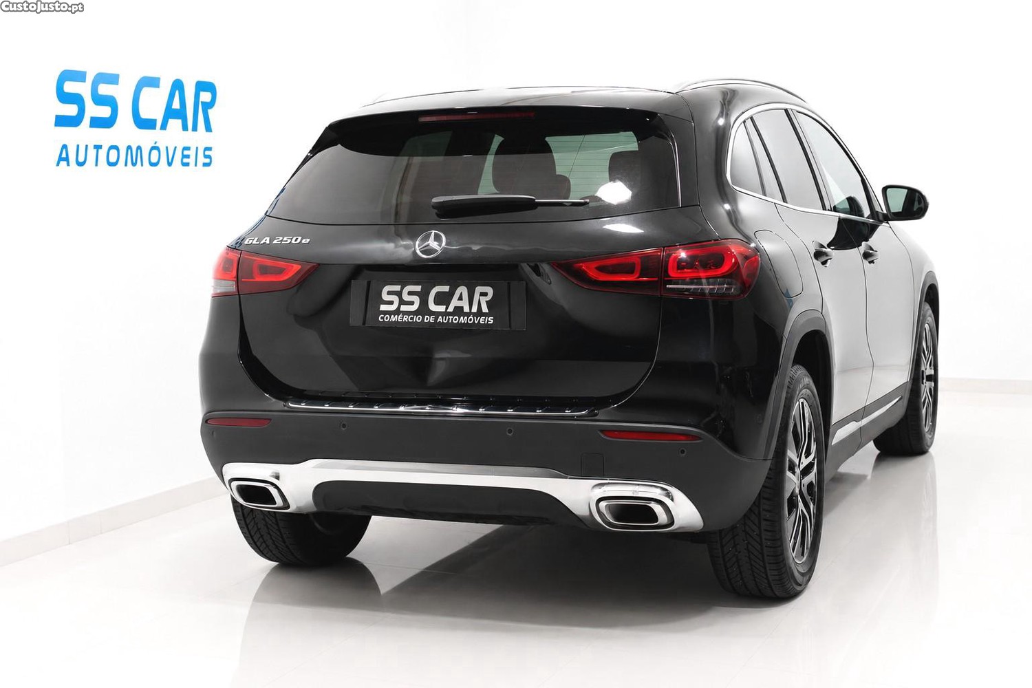 Mercedes-Benz GLA 250 e Progressive — fotografia 27