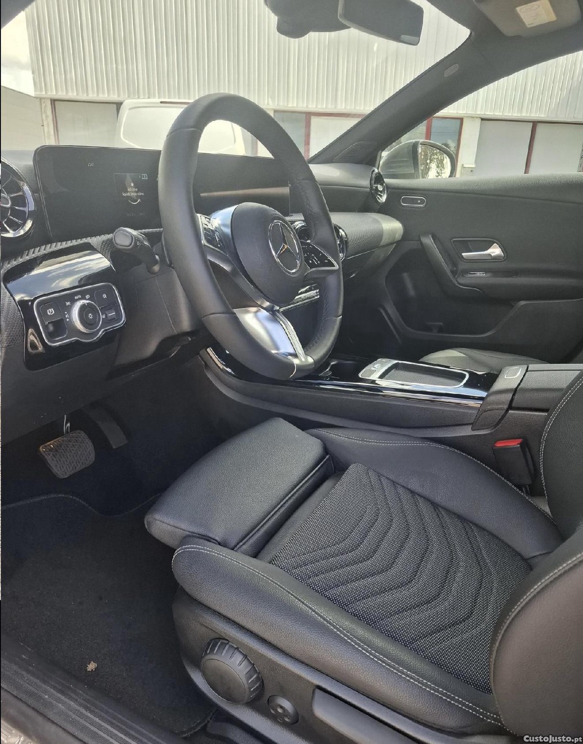 Mercedes-Benz A 250 e de 2025 — fotografia 5