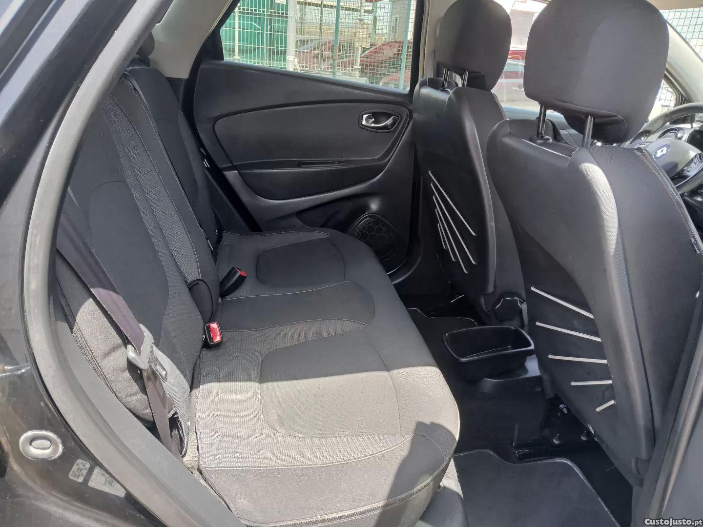 Renault Captur 1.5 dci expression — fotografia 6