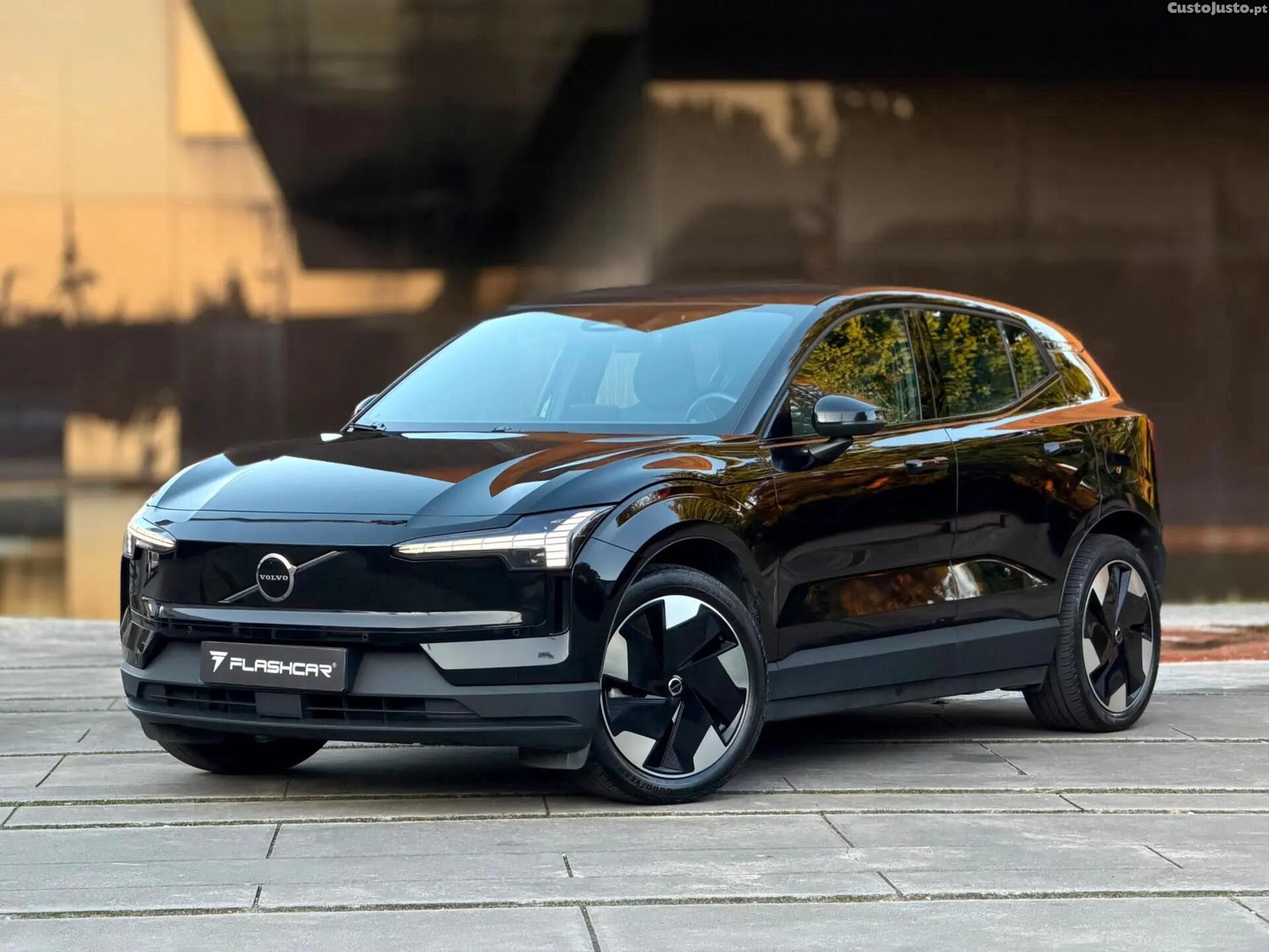 Volvo EX 30 Twin Motor Performance AWD Plus — fotografia 4