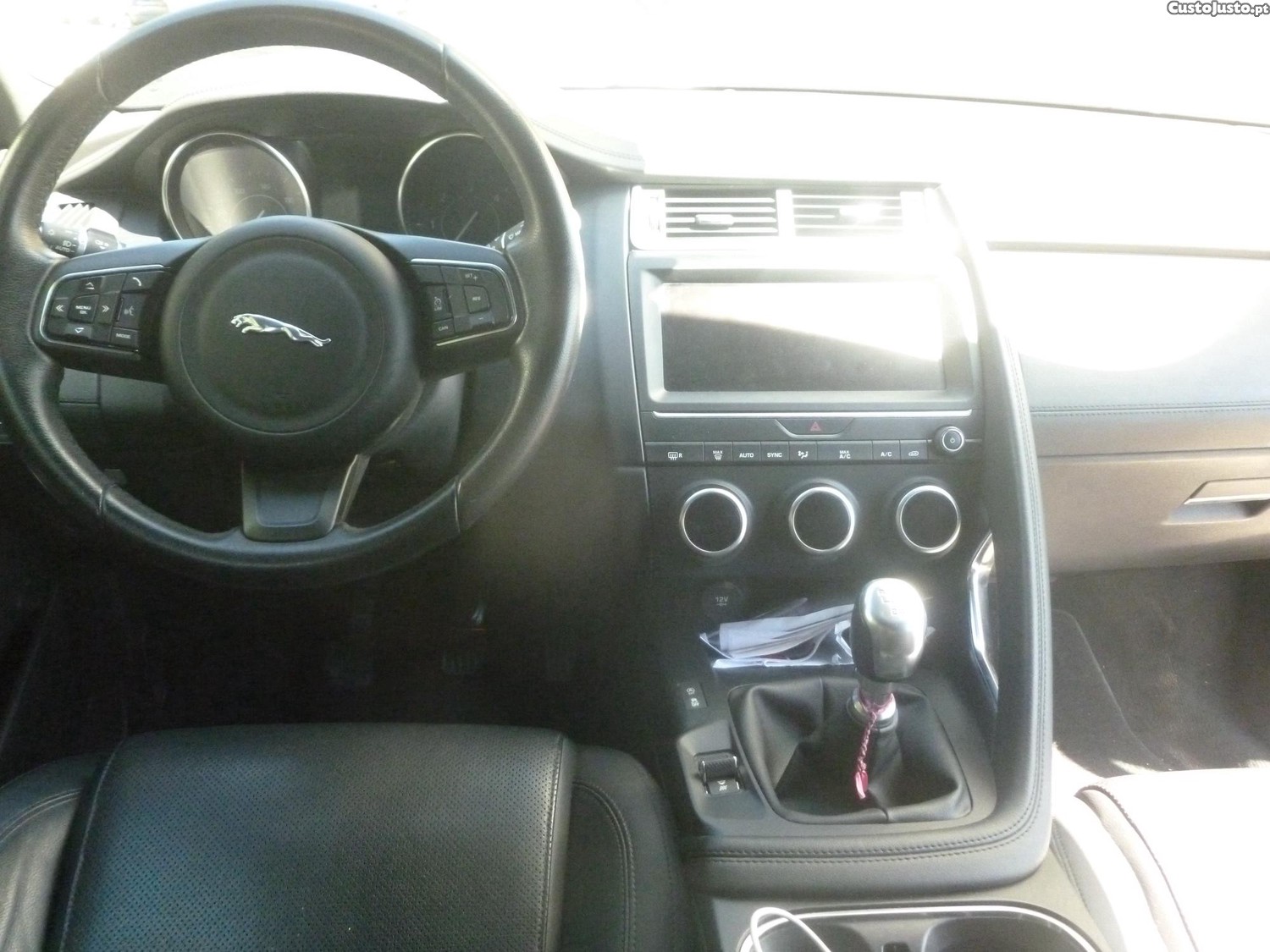 Jaguar E-Pace 2.0 D150 S — fotografia 13