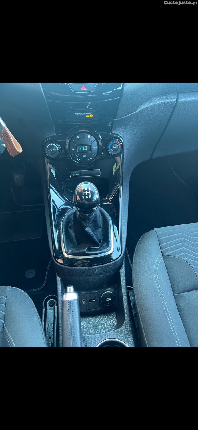 Ford Fiesta 1.0 ECOBOOST TITANIUM — fotografia 6