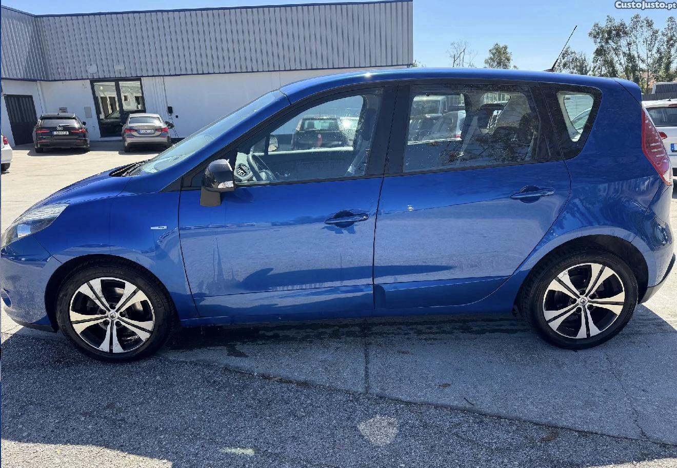 Renault Scénic 1.5 dCi de 2011 — fotografia 10