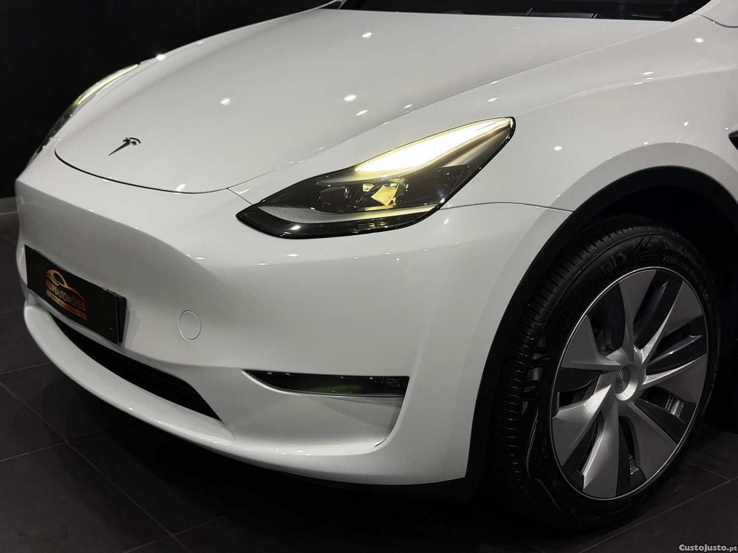 Tesla Model Y Long Range Dual Motor AWD — fotografia 16