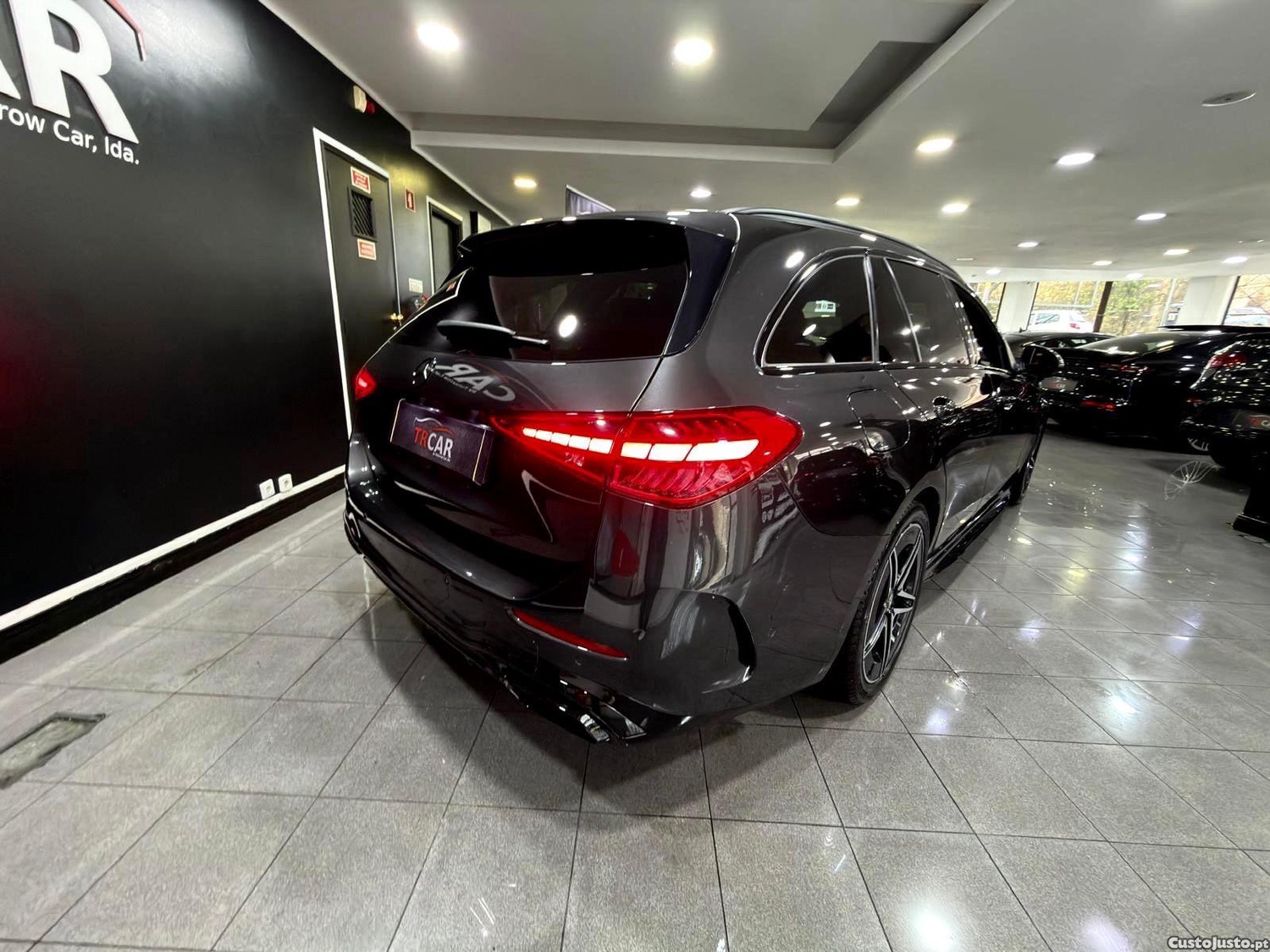 Mercedes-Benz C 300 e 9G-TRONIC AMG Line Advanced — fotografia 14