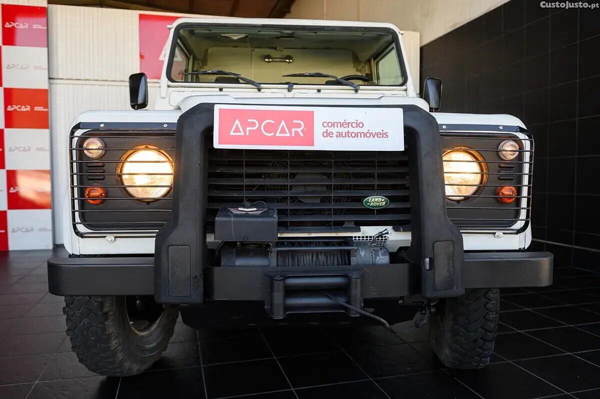 Land Rover Defender 110 2.5 Td5 E — fotografia 17