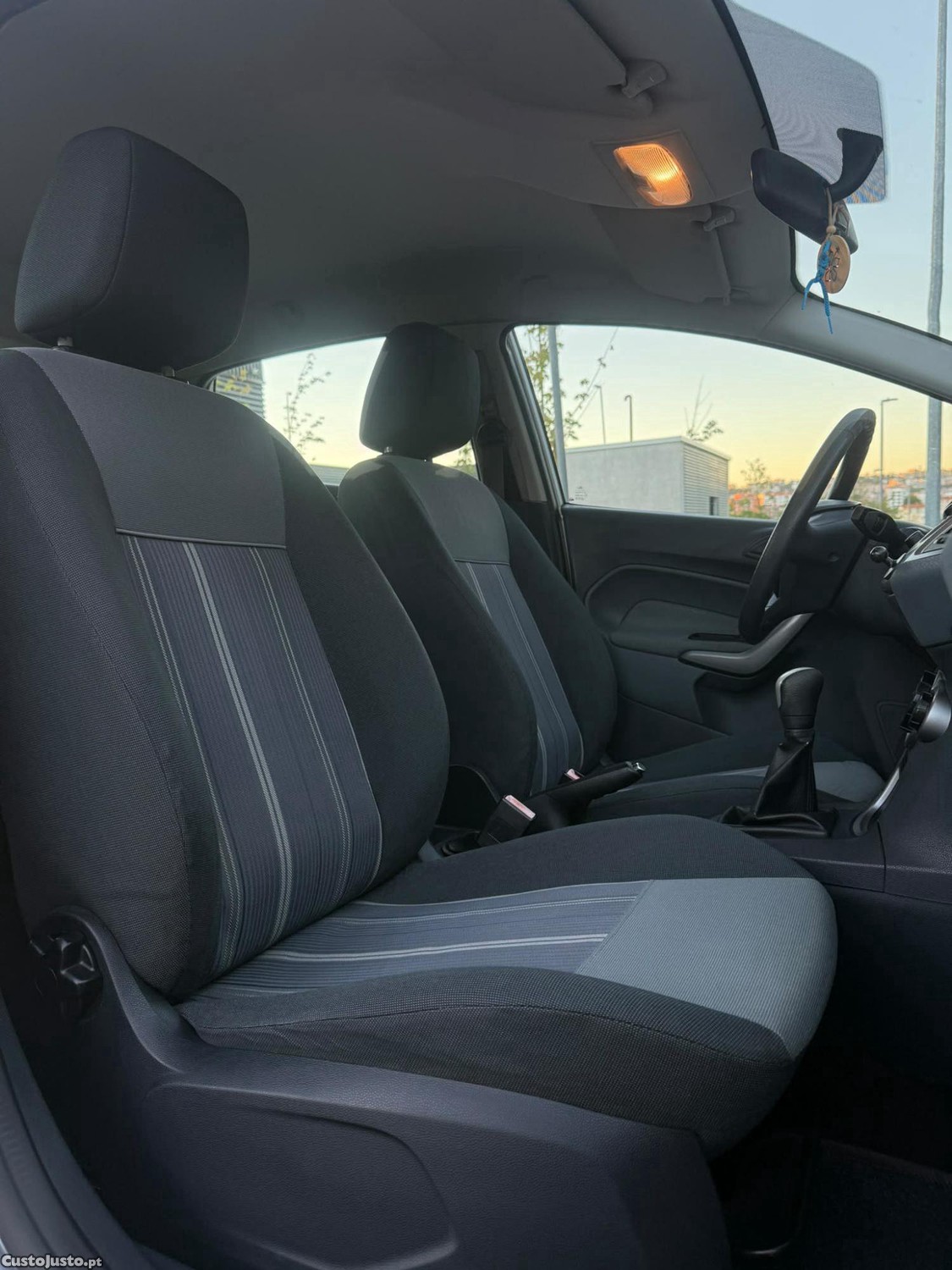 Ford Fiesta 1.25 Gasolina 82cv 5lugares 137.000KM — fotografia 4