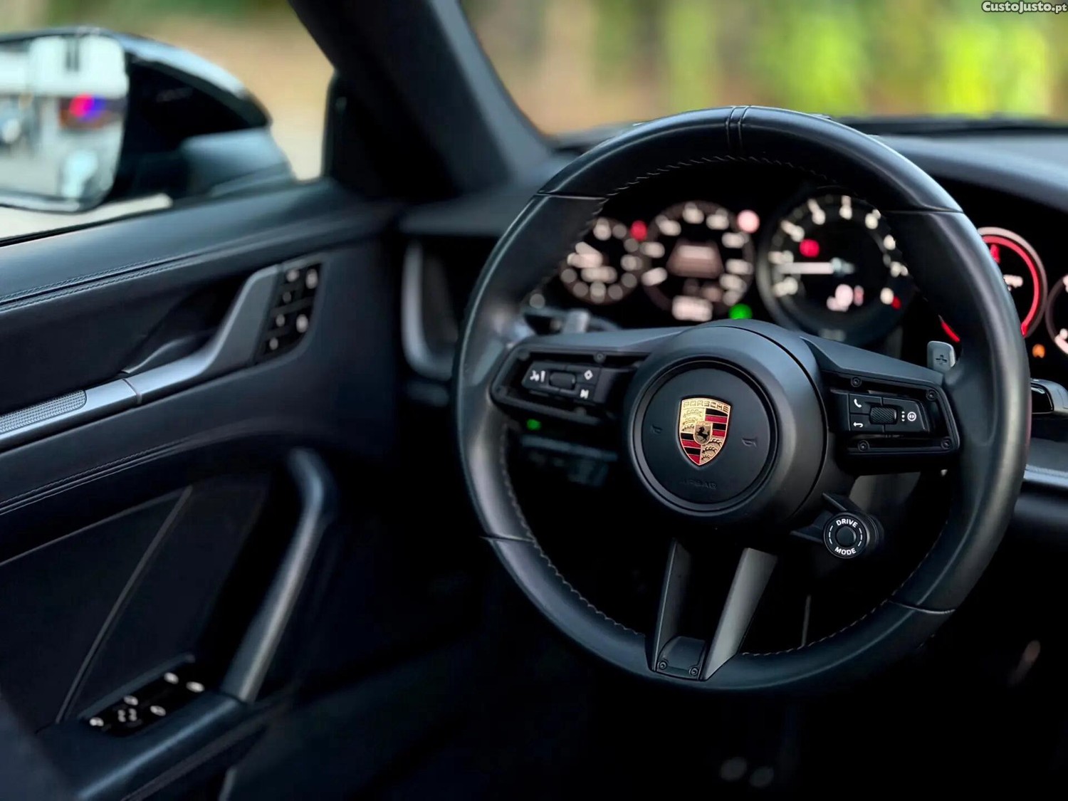 Porsche 911 Carrera 4 PDK — fotografia 6