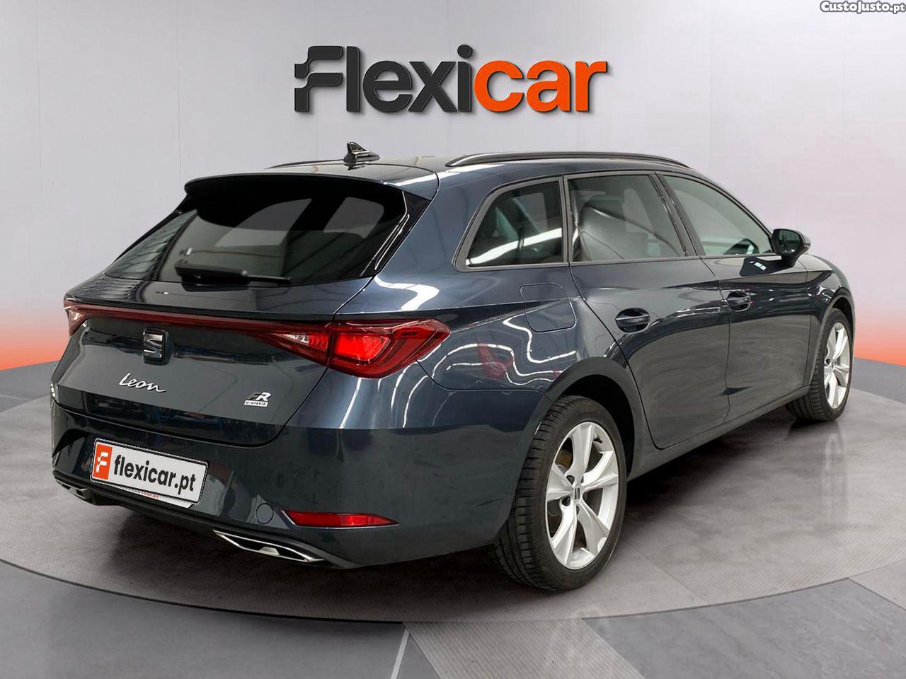 SEAT Leon 1.5 TSI e-Hybrid FR DSG — fotografia 16