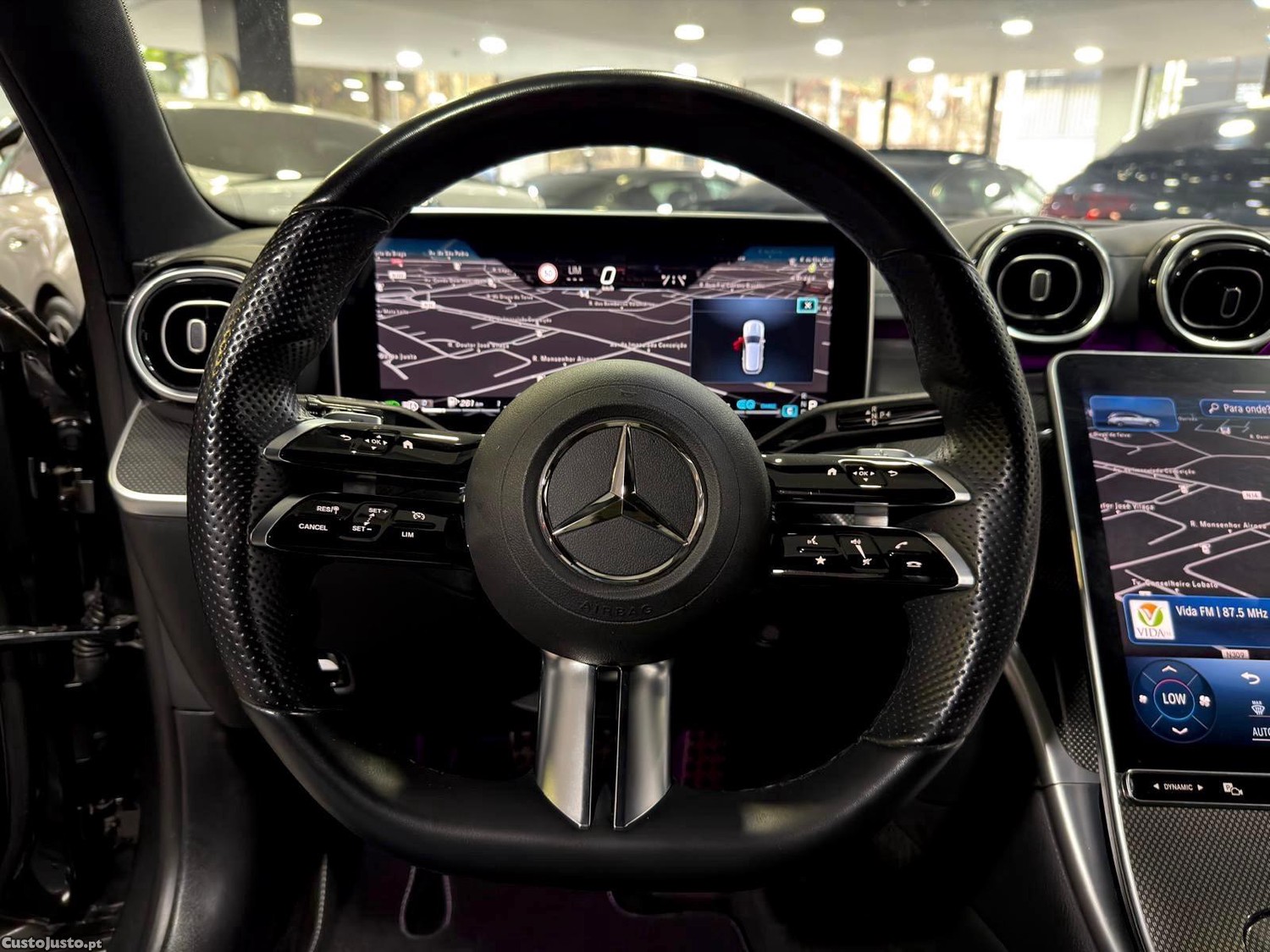 Mercedes-Benz C 300 e 9G-TRONIC AMG Line Advanced — fotografia 13
