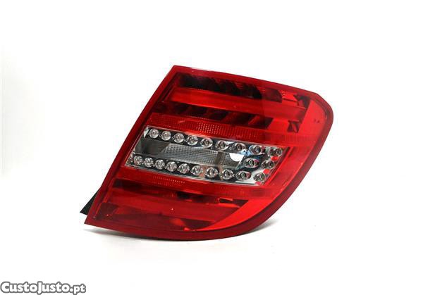 FAROLIM TRASEIRO DIREITO Mercedes-Benz clase c bm 204 familiar 012011 A 204 820 47 64