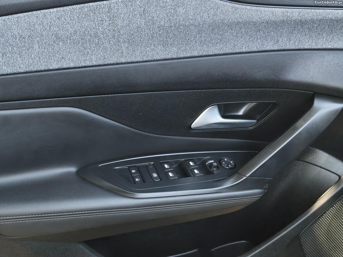 Peugeot 308 PureTech 130 Allure — fotografia 8