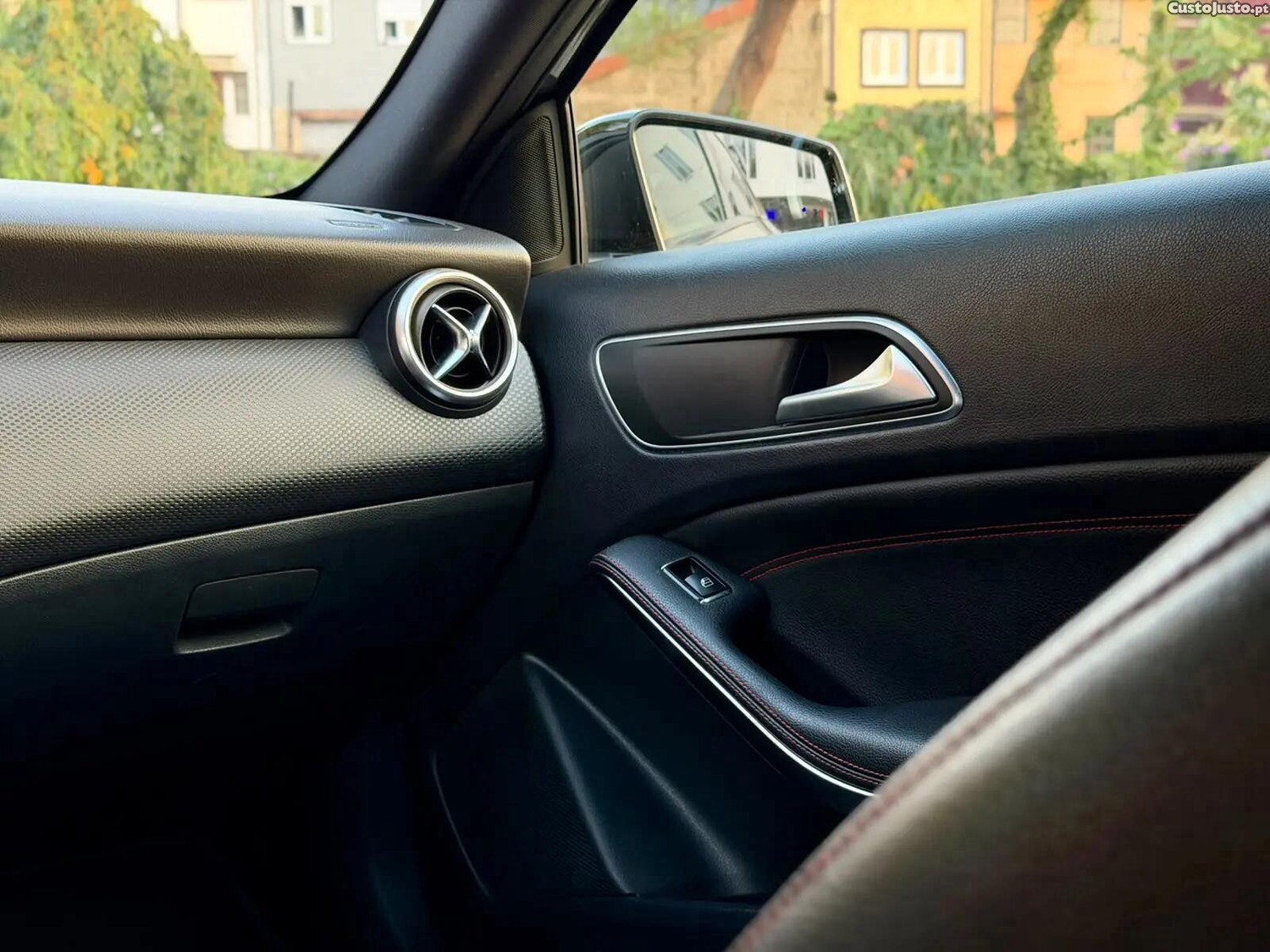Mercedes-Benz A 180 AMG Line — fotografia 8
