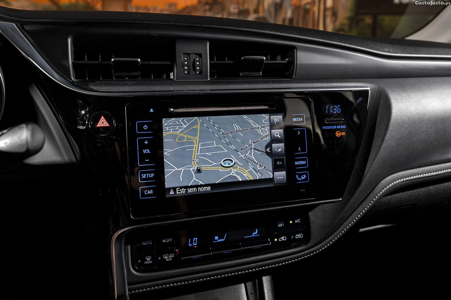 Toyota Auris 1.6 D-4D Comfort+P.Sport — fotografia 12