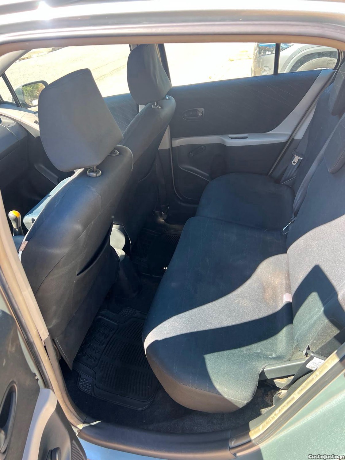 Toyota Yaris 1.0 VVT-i — fotografia 3
