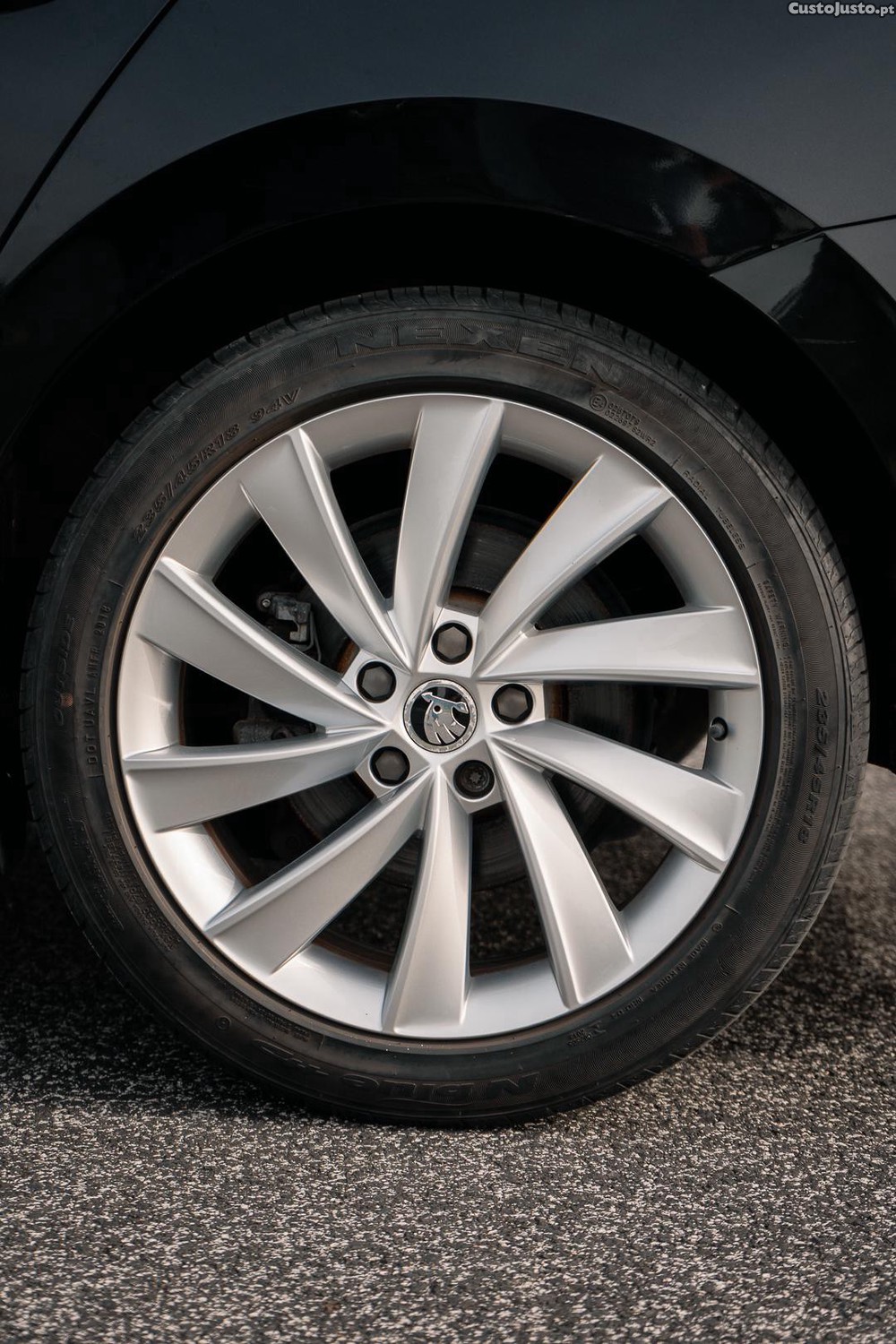 Skoda Superb Elegance — fotografia 10