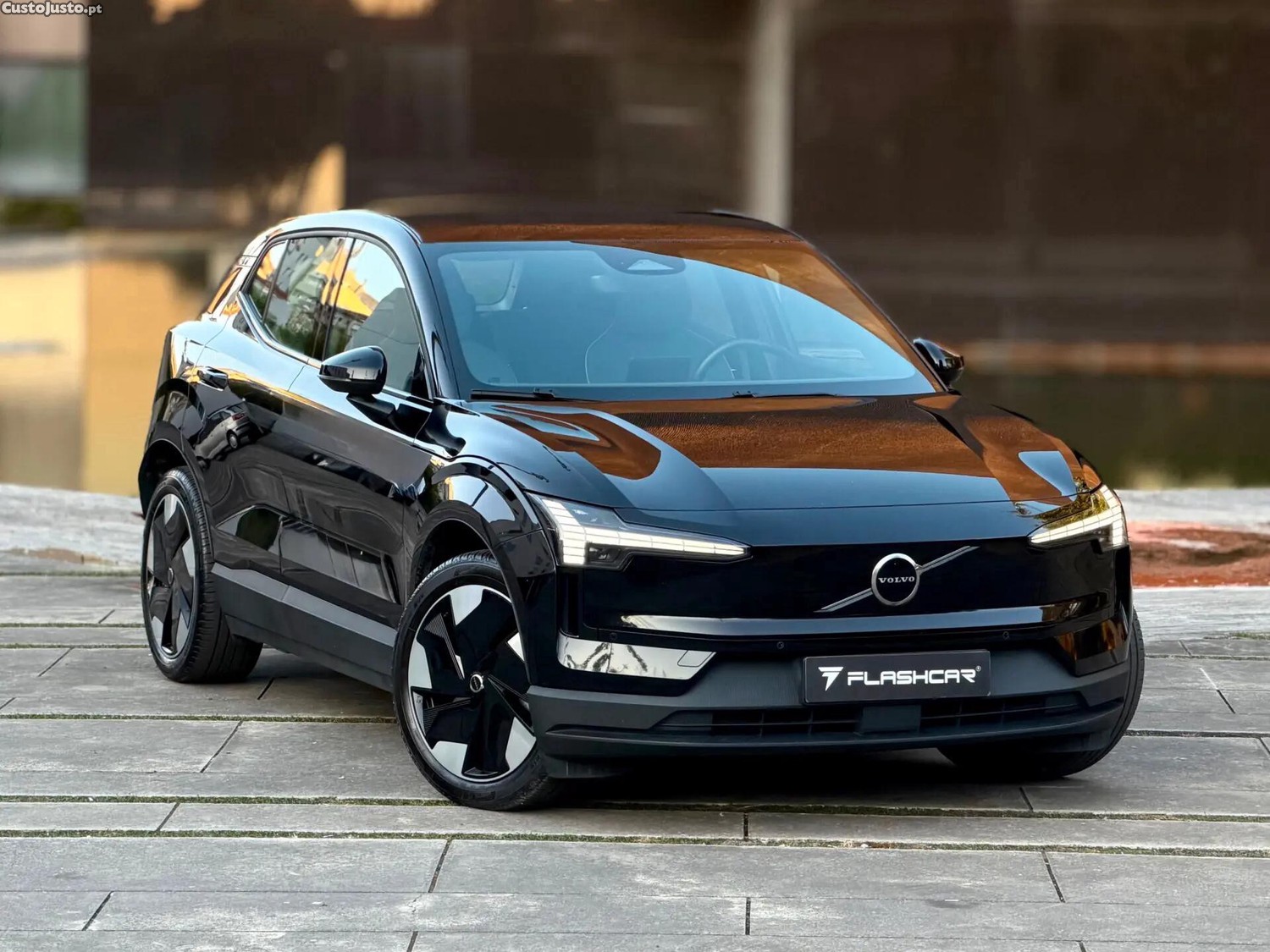 Volvo EX 30 Twin Motor Performance AWD Plus — fotografia 3