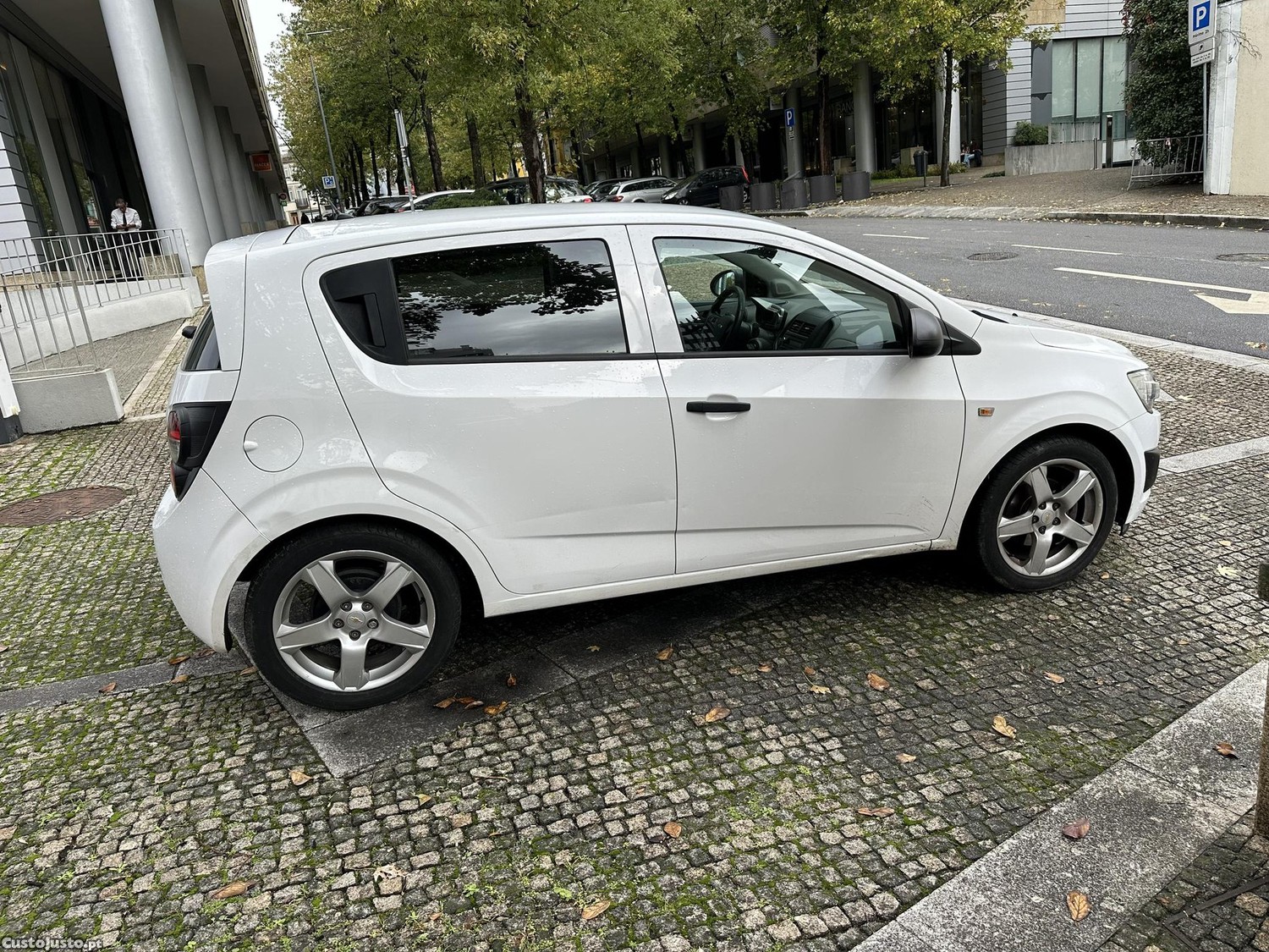 Chevrolet Aveo 1.3 TDCi LS — fotografia 15