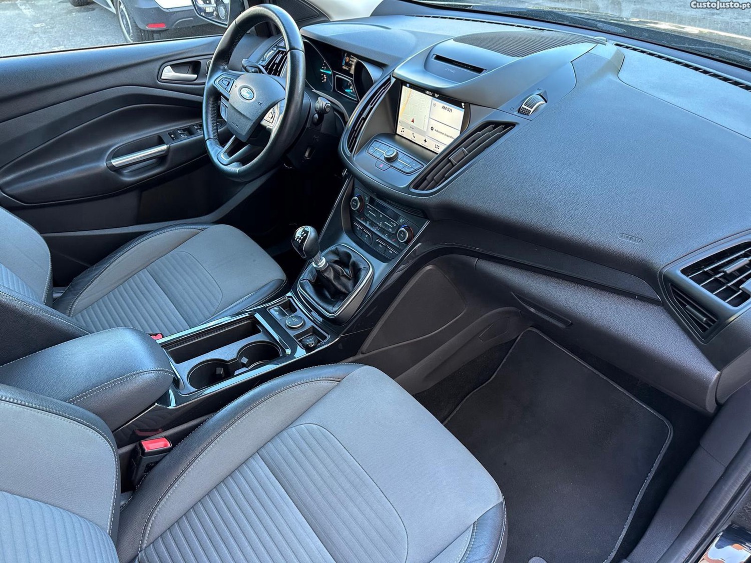 Ford Kuga 2.0 tdci de 150 CV tração integral — fotografia 7
