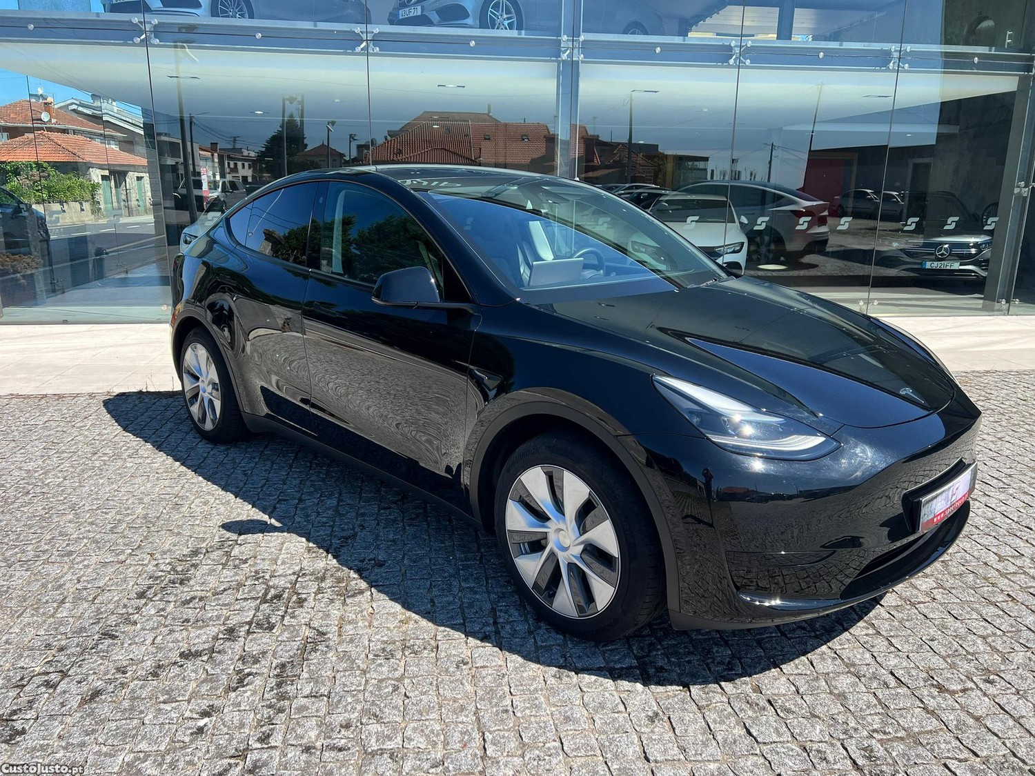 Tesla Model Y Standard — fotografia 18