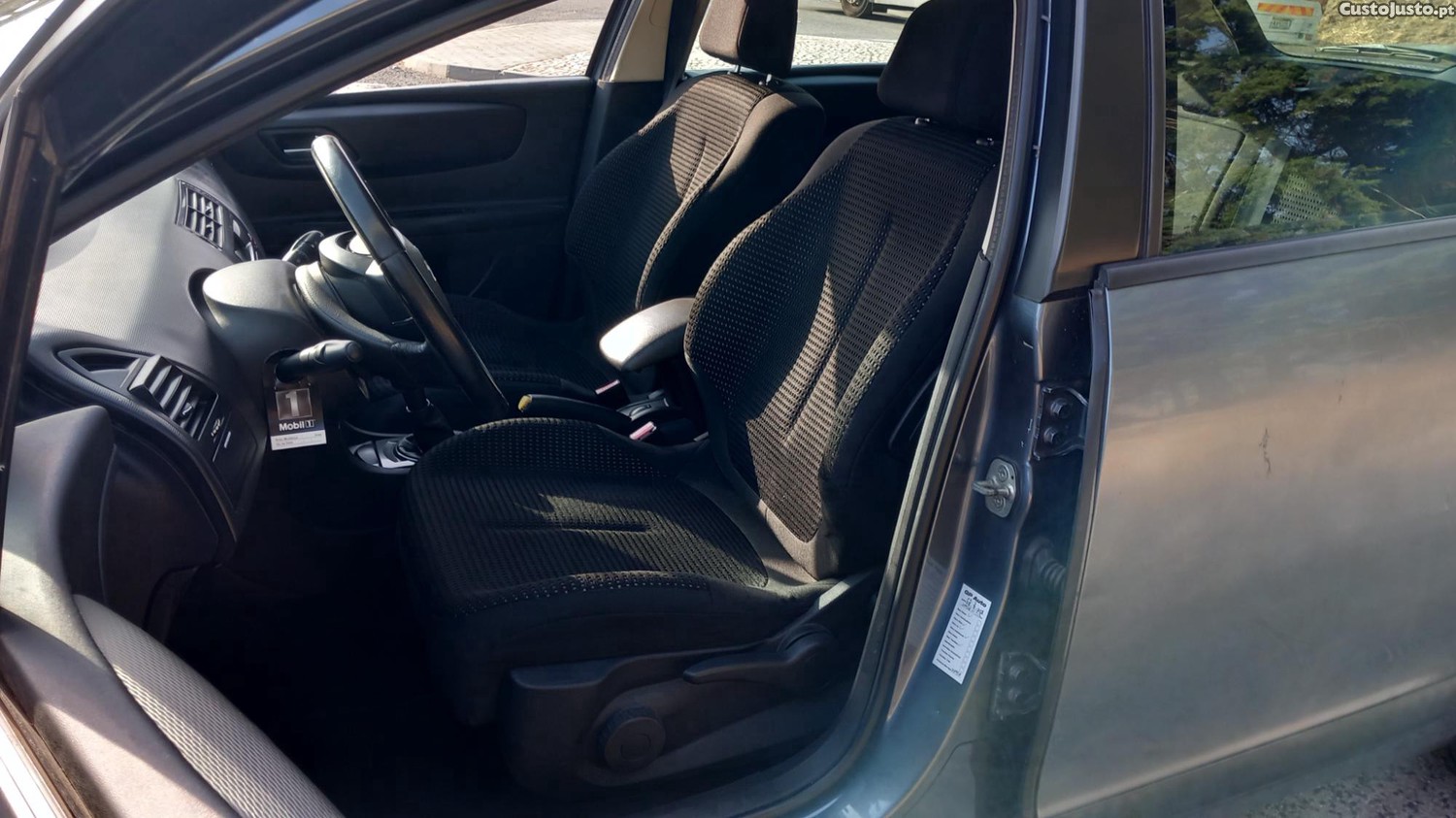 Citroën C4 1.4 — fotografia 4
