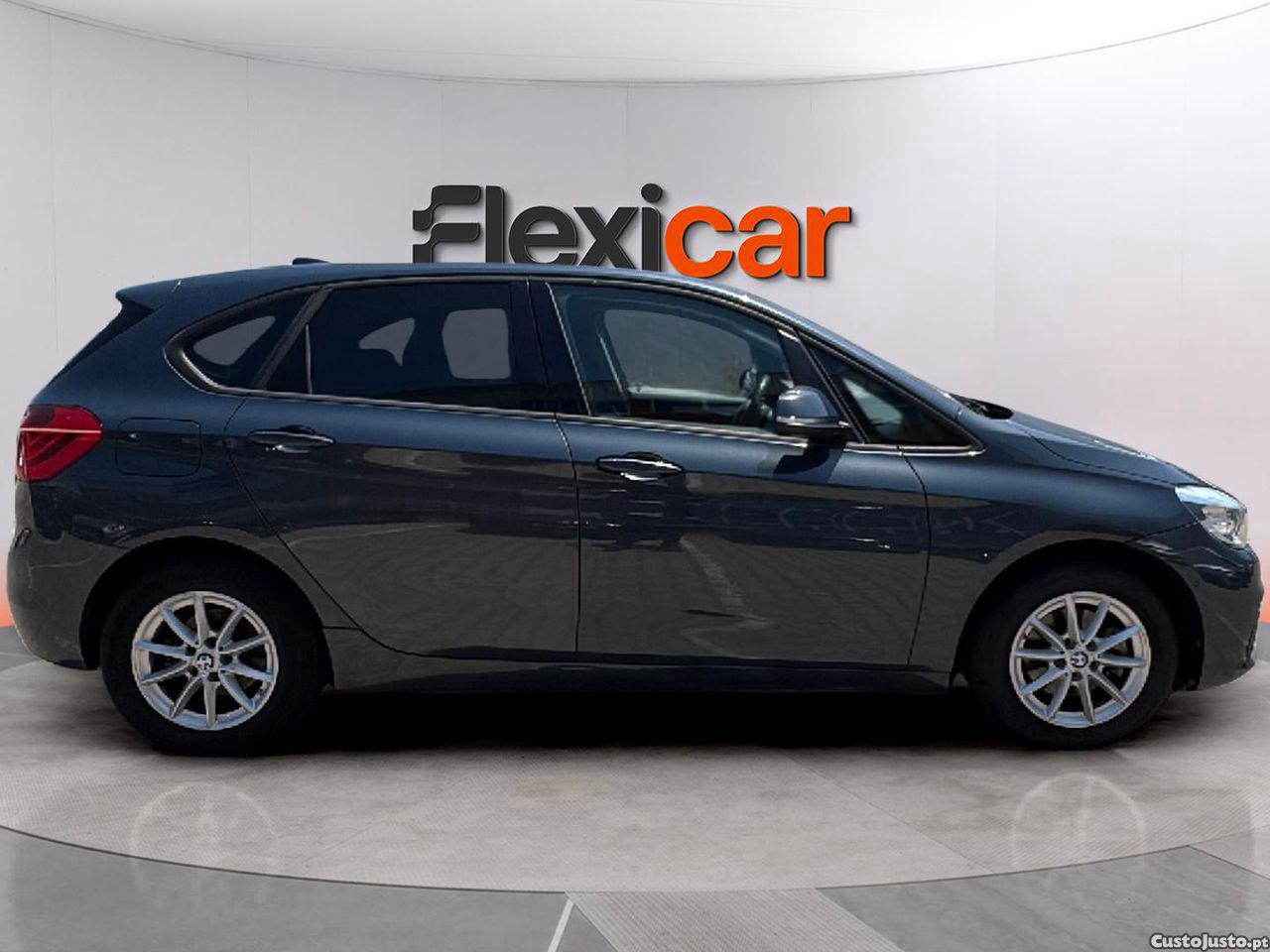 BMW 218 Active Tourer d Auto — fotografia 8