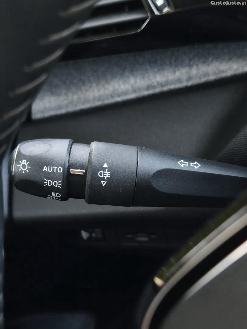 Peugeot 308 PureTech 130 Allure — fotografia 10