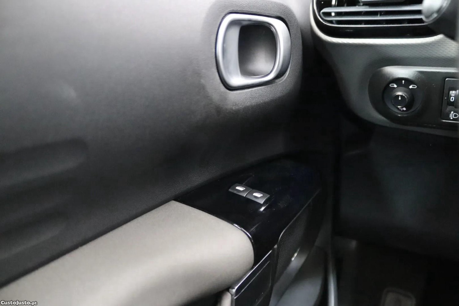Citroën C4 1.2 PureTech Feel Business — fotografia 10
