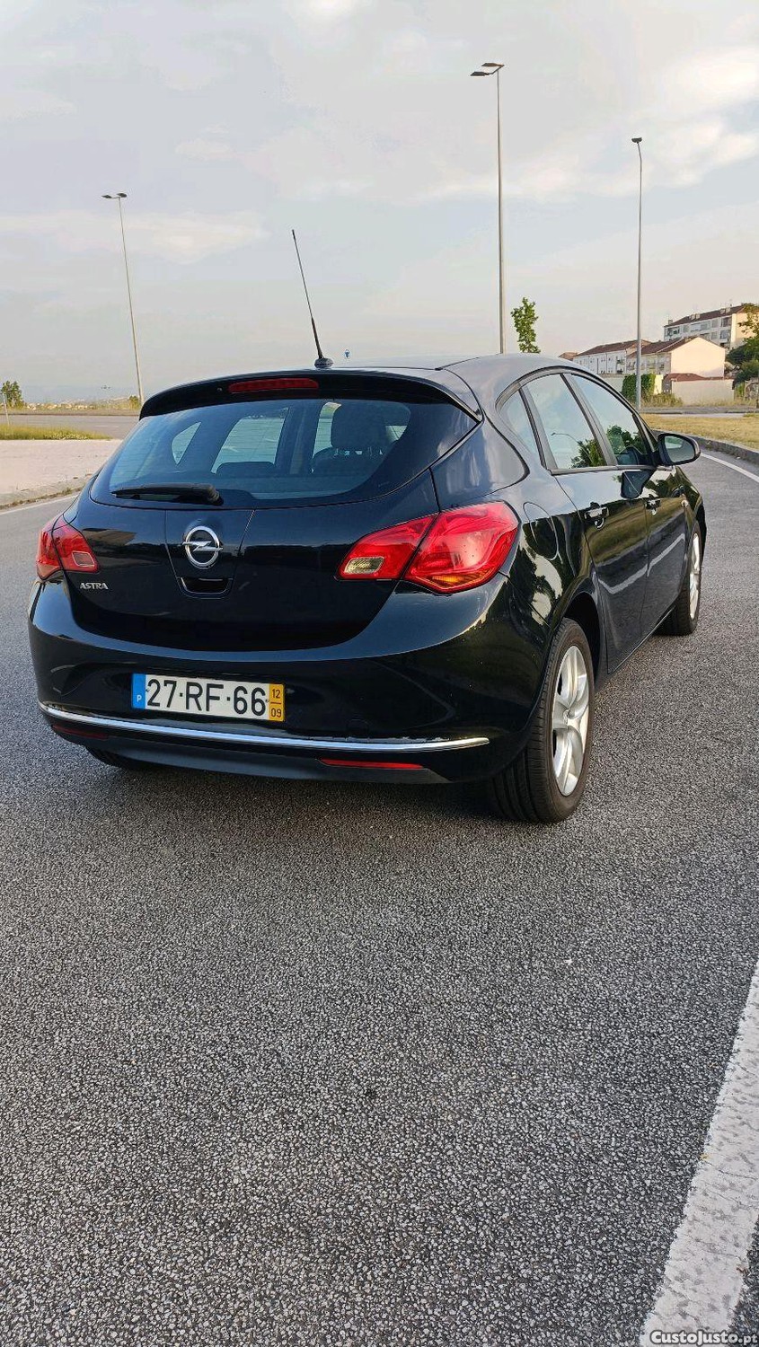 Opel Astra 5 portas — fotografia 5