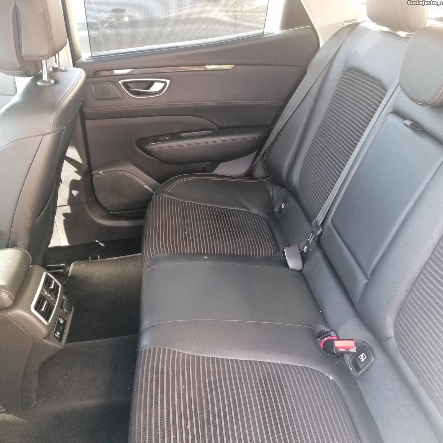 Renault Talisman Sport Tourer — fotografia 3